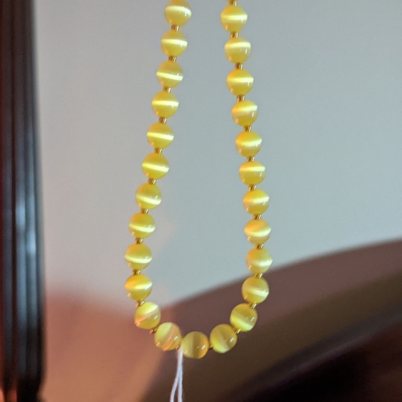 Yellow Cat Eye Necklace & Earrings! - Picture 4 of 6
